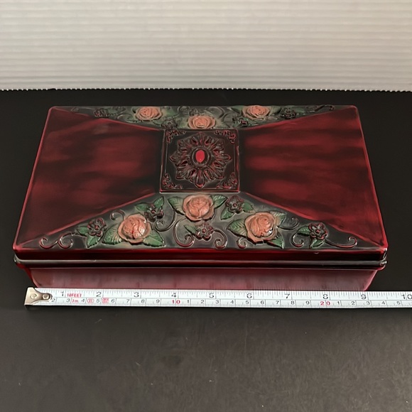 Vintage Wood Trinket, Jewelry Box w/Roses Hinged Lid Mahogany w/Green Lining - Picture 6 of 9